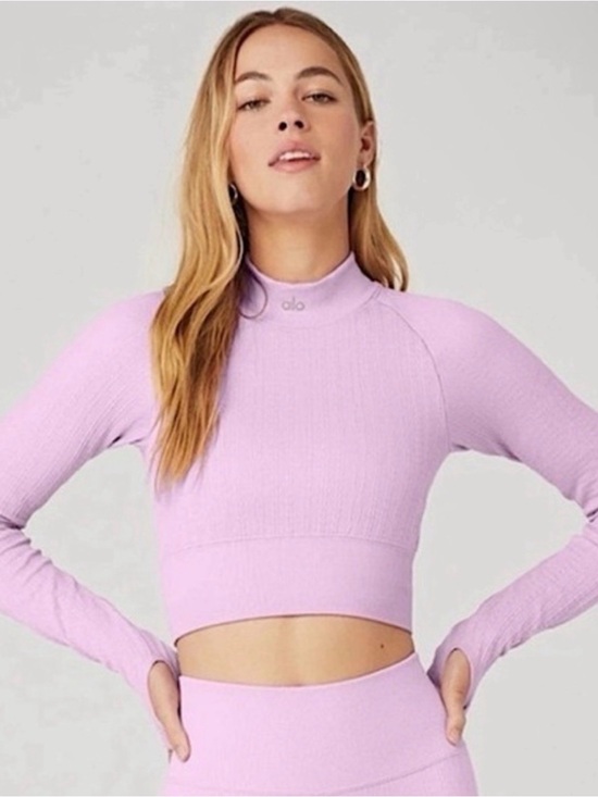 ALO Yoga Tops - Alo Seamless ribbed cable knit long sleeve size medium pink